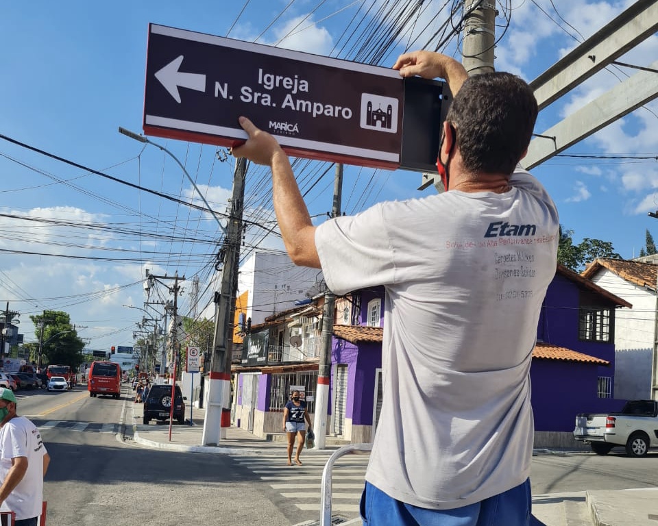 Placa sinalização Maricá