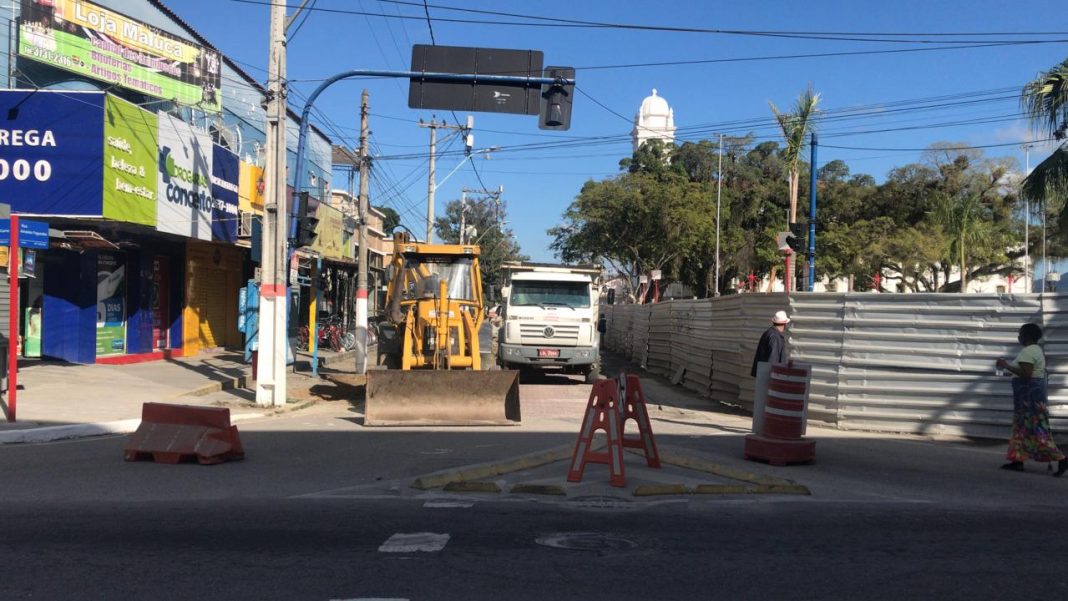 Rua no Centro de Maricá é interditada para obras - ErreJota Notícias