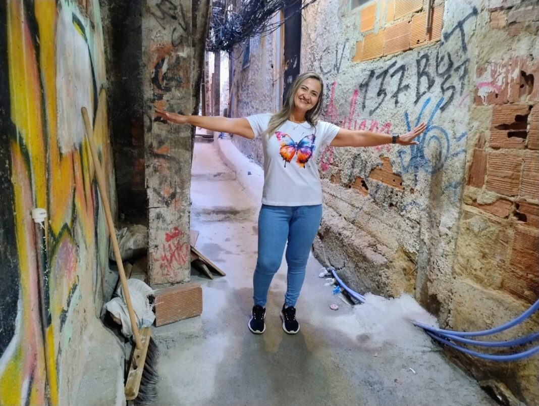Daise Bezerra. Beco livre de macarrões